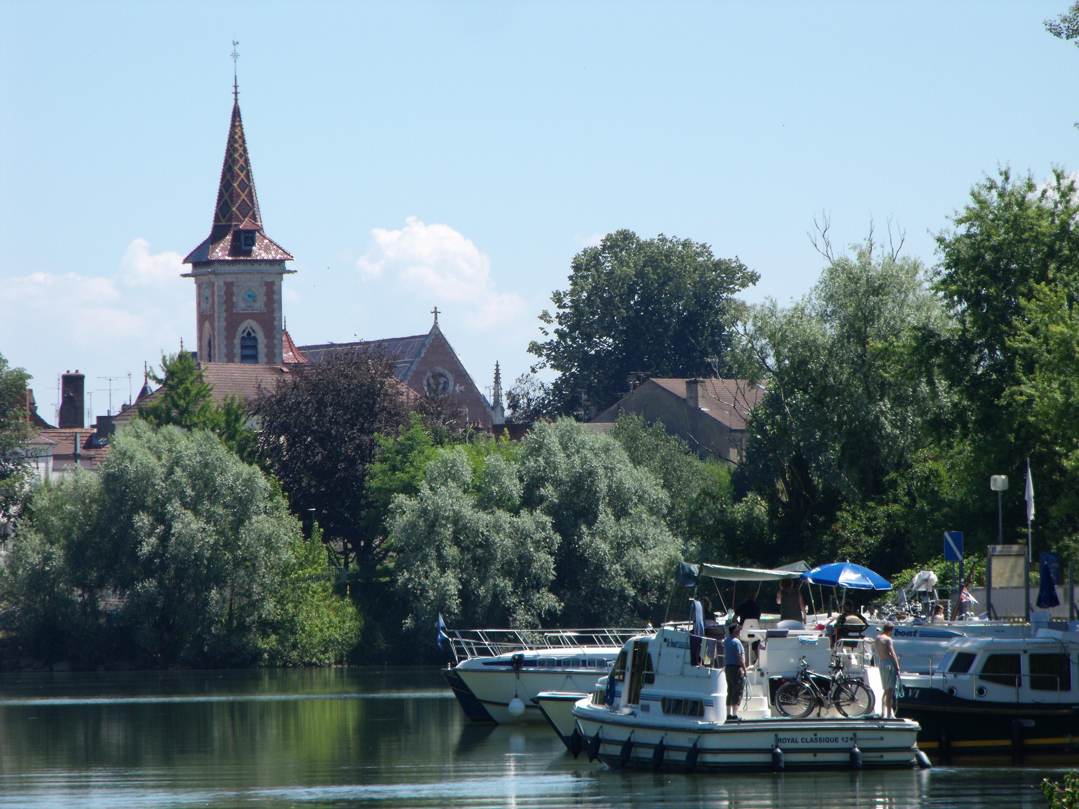 Louhans-Châteaurenaud sports